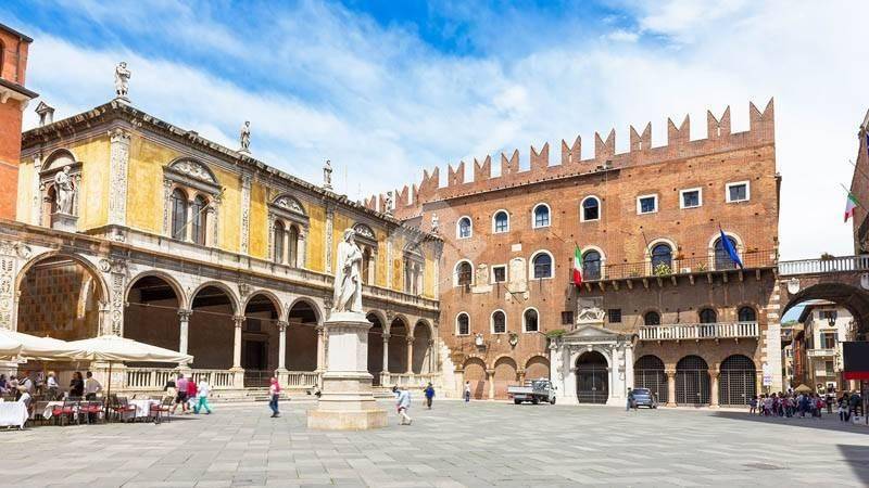 negozio in vendita a Verona in zona Centro Storico