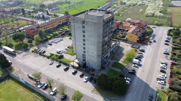 negozio in vendita a Verona in zona Borgo Roma