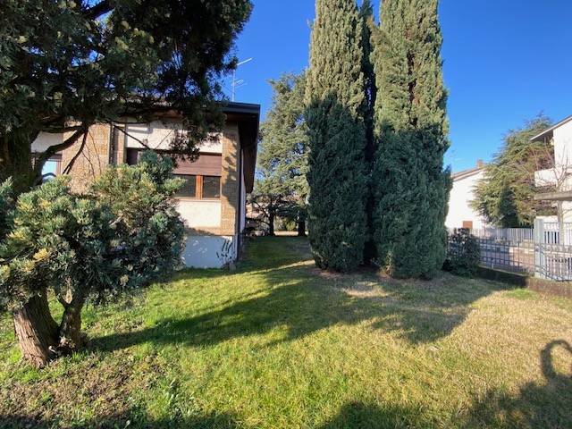 casa indipendente in vendita a Verona in zona San Massimo all'Adige