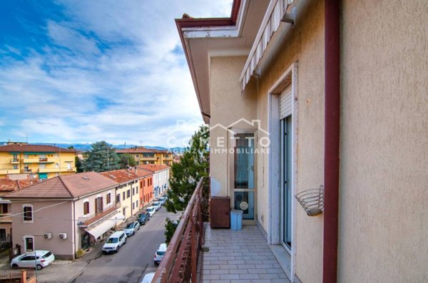 appartamento in vendita a Verona in zona Golosine