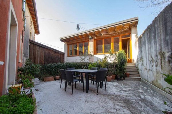 casa indipendente in vendita a Verona in zona Mizzole
