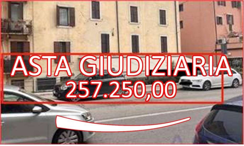 negozio in vendita a Verona in zona Veronetta