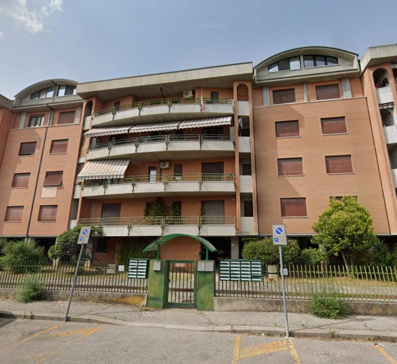 ufficio in vendita a Verona in zona Borgo Milano