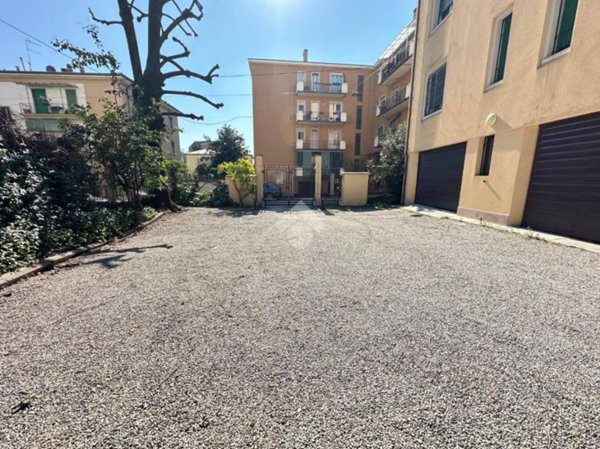 appartamento in vendita a Verona in zona Valdonega