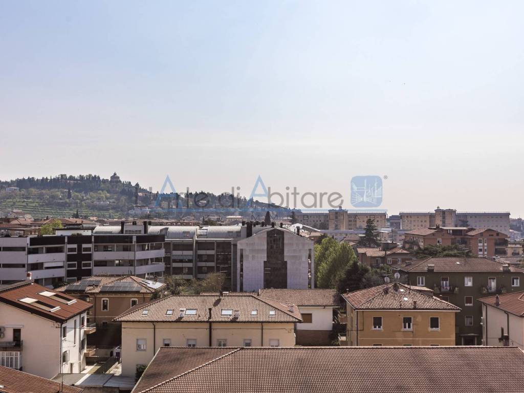 appartamento in vendita a Verona in zona Centro Storico