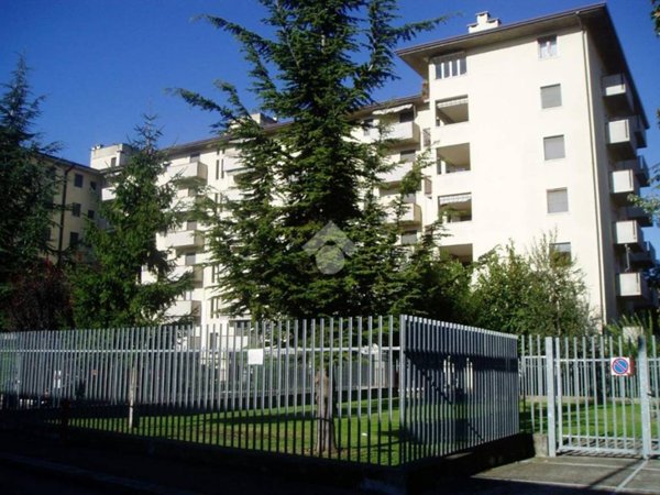 appartamento in vendita a Verona in zona Cadidavid