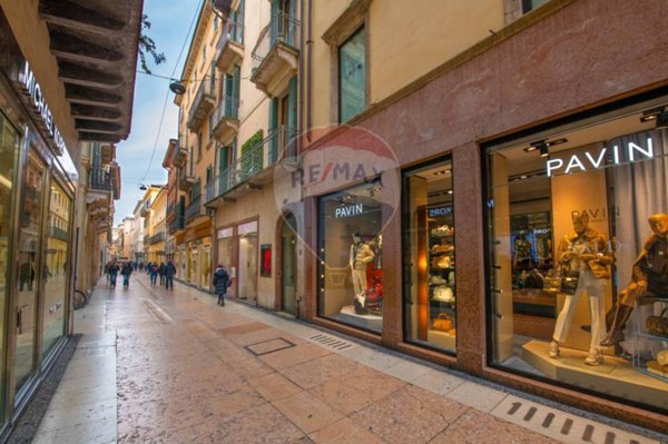 appartamento in vendita a Verona in zona Centro Storico