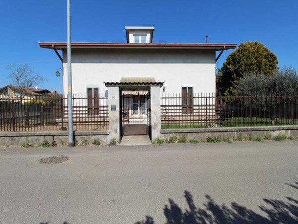 casa indipendente in vendita a Verona in zona Santa Lucia