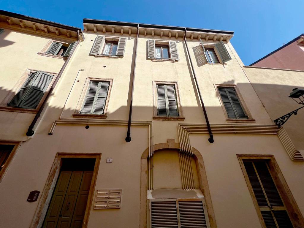 appartamento in vendita a Verona in zona Veronetta