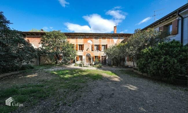 negozio in vendita a Verona in zona San Massimo all'Adige