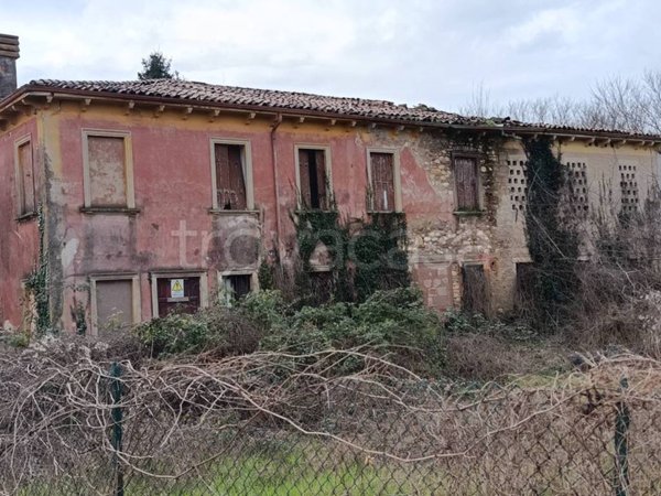 casa indipendente in vendita a Verona in zona Cadidavid
