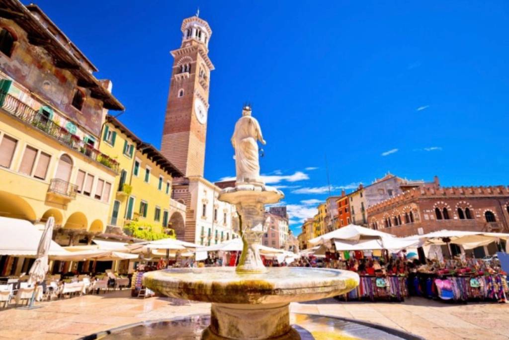 appartamento in vendita a Verona in zona Centro Storico
