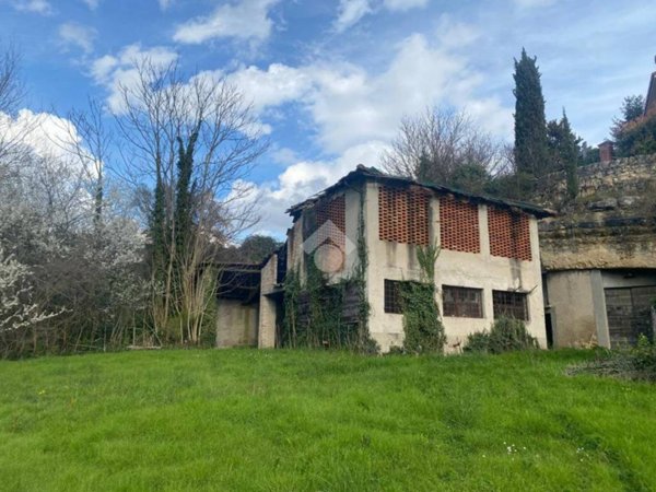 casa indipendente in vendita a Verona in zona Avesa