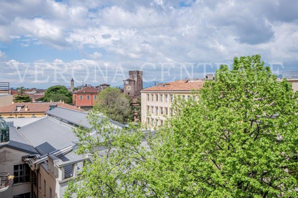 appartamento in vendita a Verona in zona Centro Storico