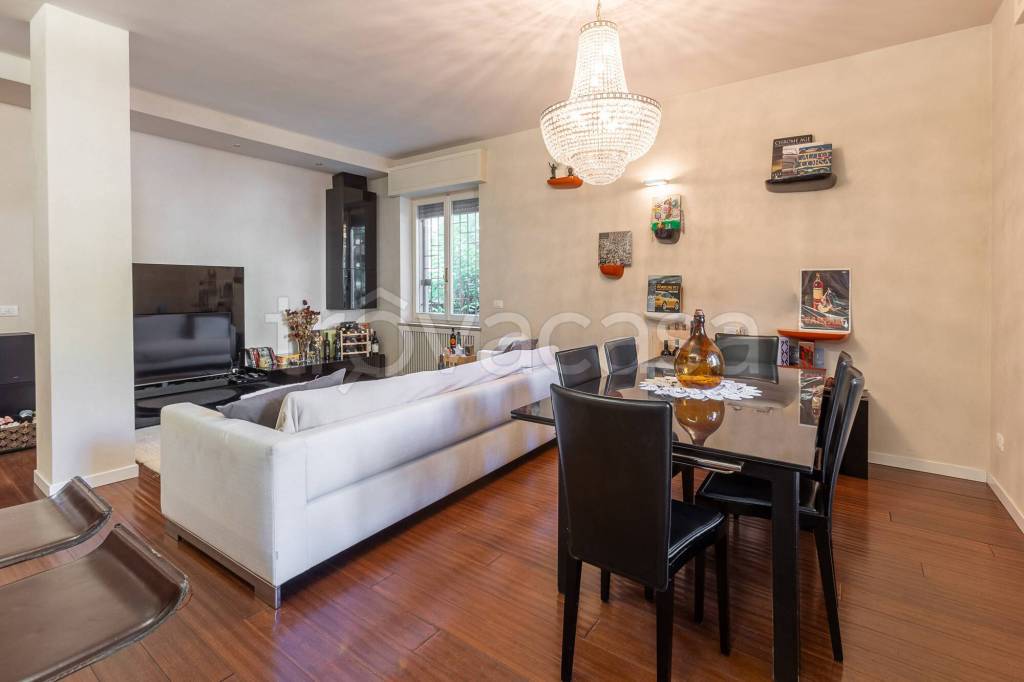 appartamento in vendita a Verona in zona Valdonega