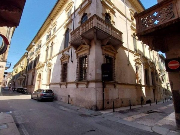 appartamento in vendita a Verona in zona Centro Storico
