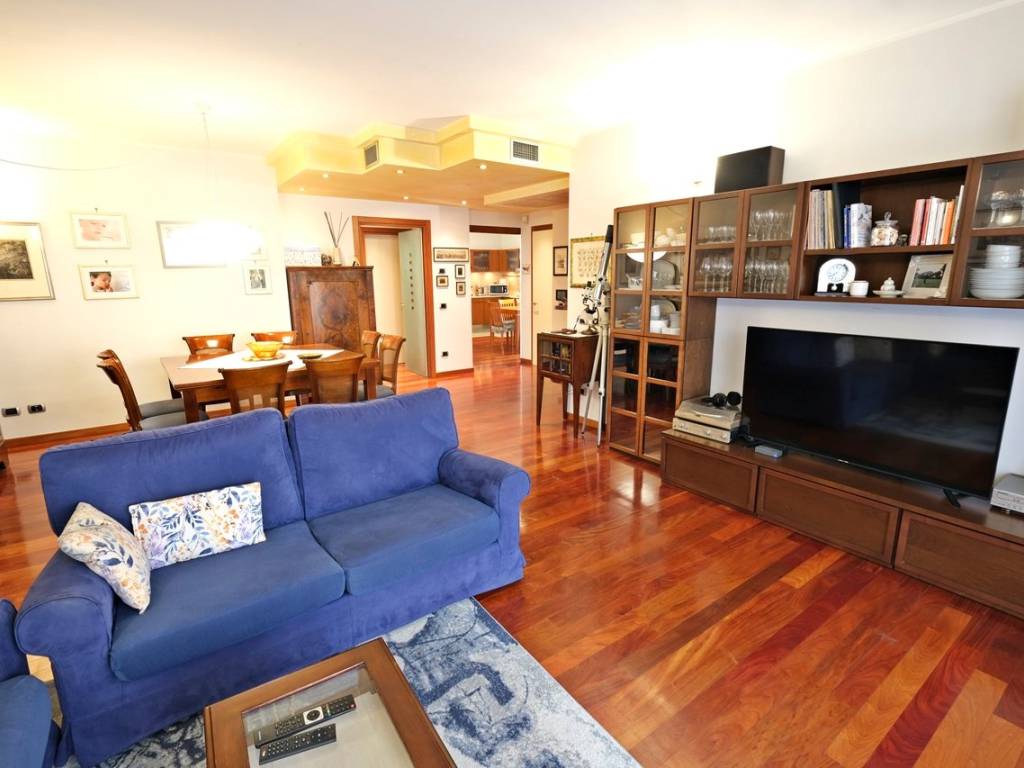 appartamento in vendita a Verona in zona Cadidavid