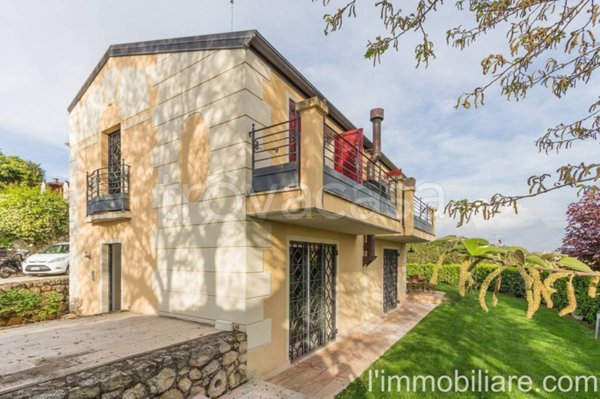 casa indipendente in vendita a Verona in zona Borgo Trento