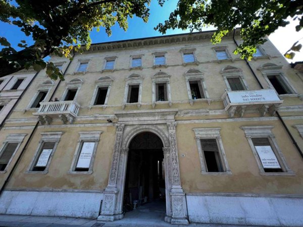 appartamento in vendita a Verona in zona Veronetta