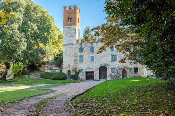 casa indipendente in vendita a Verona
