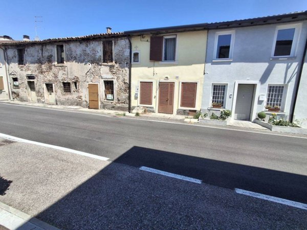 casa indipendente in vendita a Verona in zona Golosine