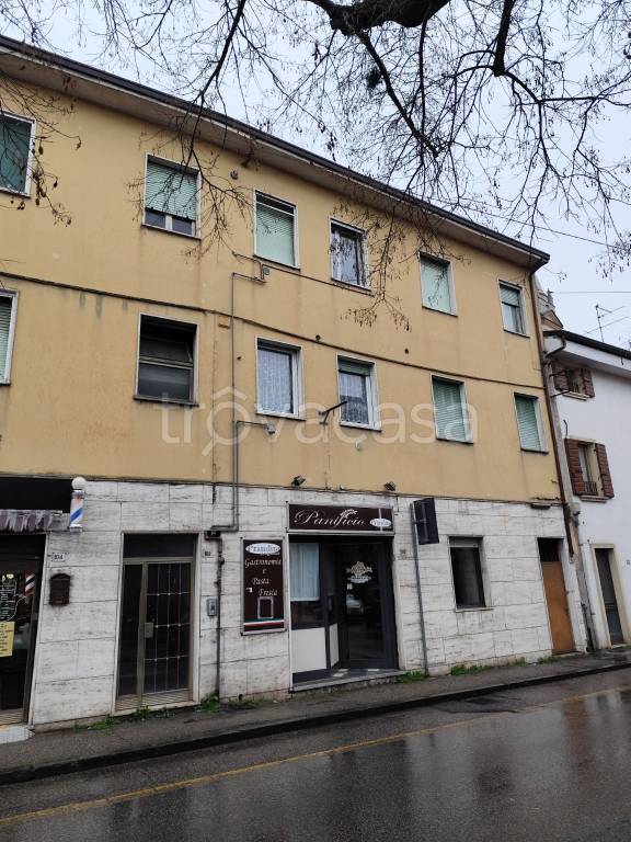 appartamento in vendita a Verona in zona Borgo Roma