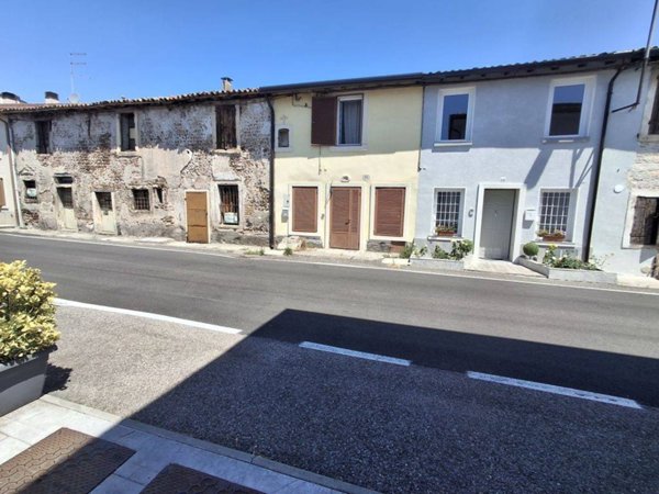 casa indipendente in vendita a Verona in zona Golosine
