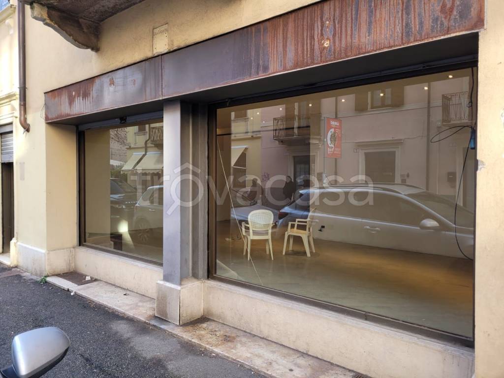 negozio in vendita a Verona in zona Borgo Venezia / Borgo Trieste