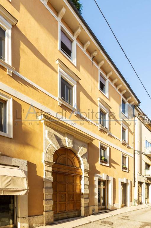 appartamento in vendita a Verona in zona Cittadella