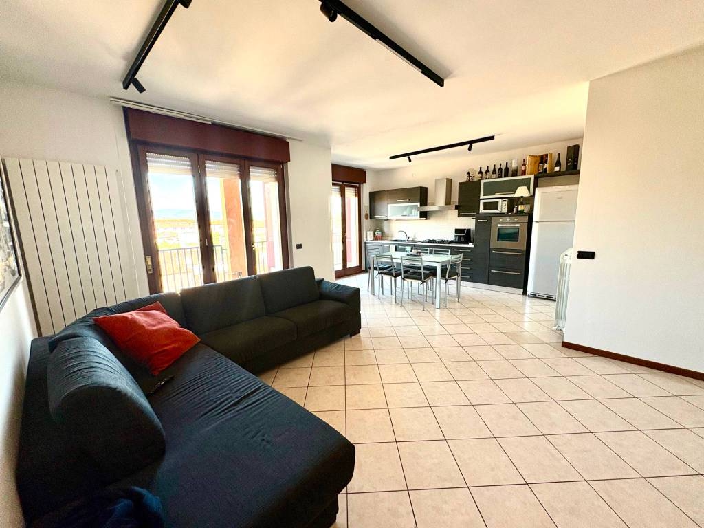 appartamento in vendita a Verona in zona Santa Lucia