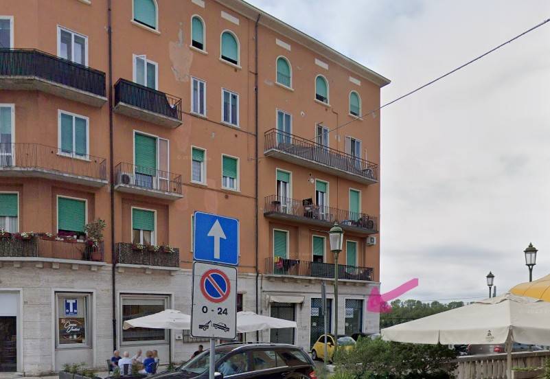 negozio in vendita a Verona in zona San Michele Extra