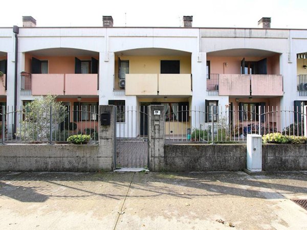 casa indipendente in vendita a Verona