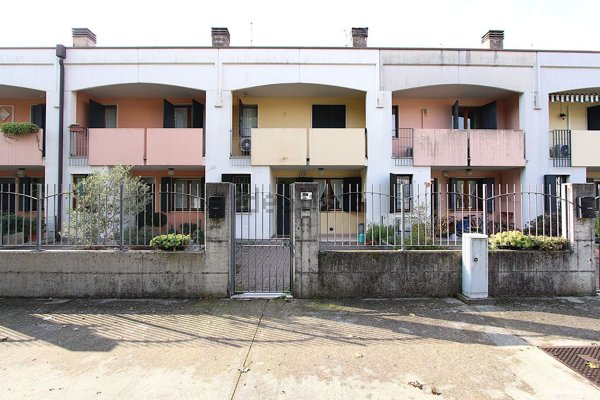 casa indipendente in vendita a Verona