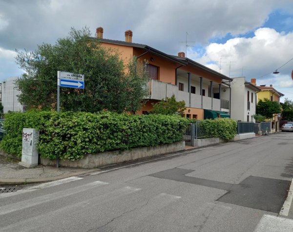 appartamento in vendita a Verona in zona Golosine