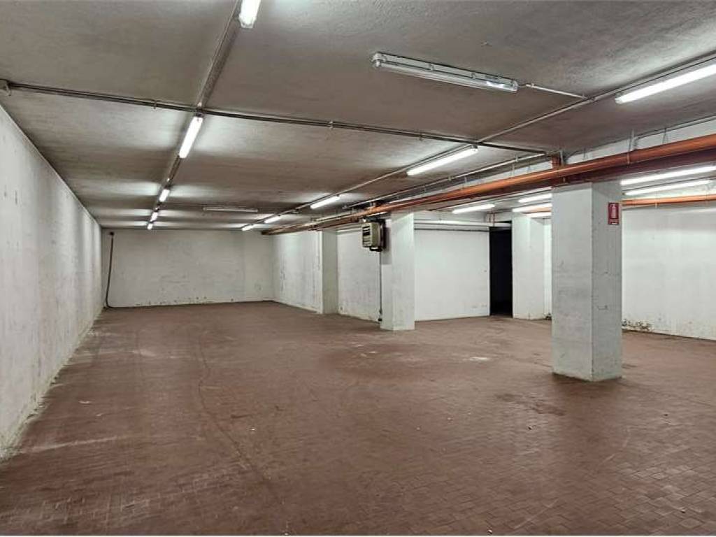 locale commerciale in vendita a Verona in zona Borgo Milano