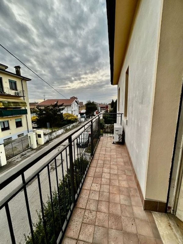 appartamento in vendita a Verona in zona Cadidavid