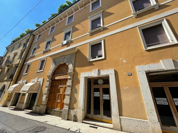 appartamento in vendita a Verona in zona Cittadella