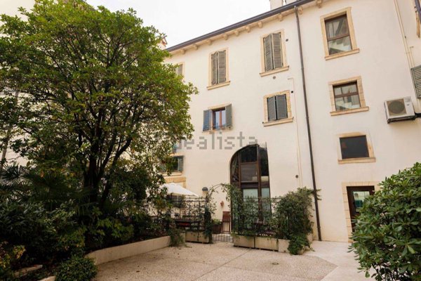 appartamento in vendita a Verona in zona Veronetta