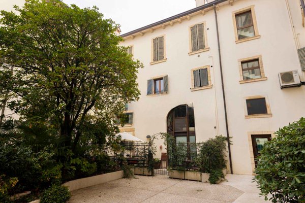 appartamento in vendita a Verona in zona Veronetta