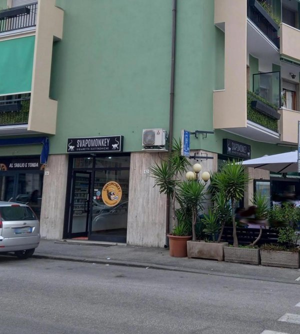 negozio in vendita a Verona in zona Golosine