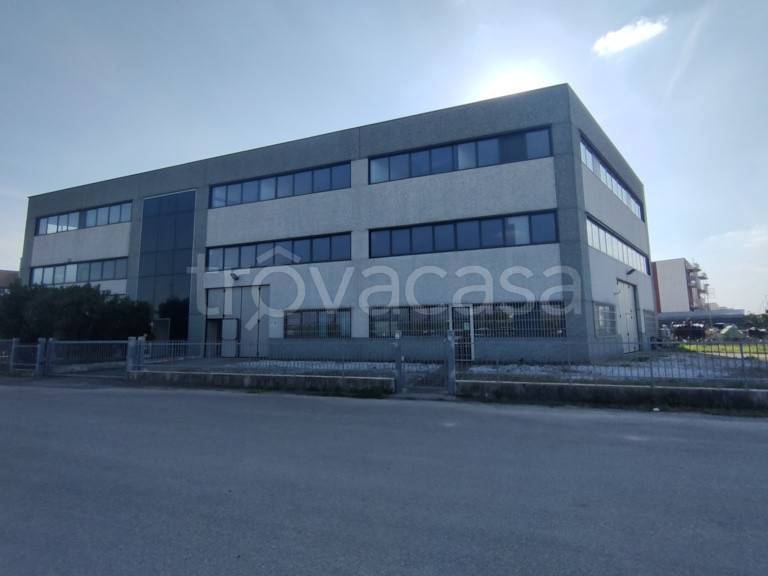 locale commerciale in vendita a Verona