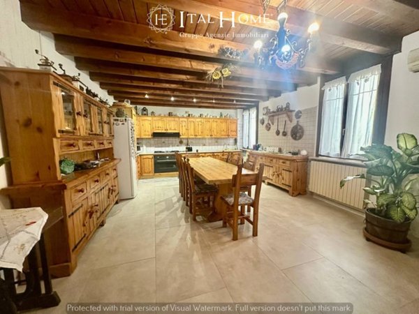 casa indipendente in vendita a Verona in zona Santa Lucia