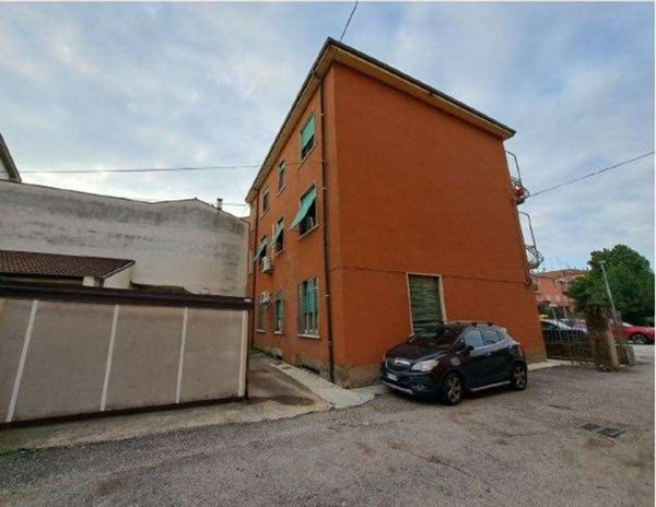 appartamento in vendita a Verona in zona Borgo Roma