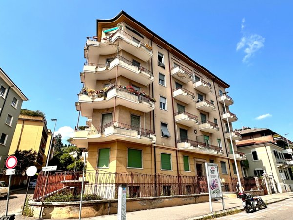 appartamento in vendita a Verona in zona Valdonega
