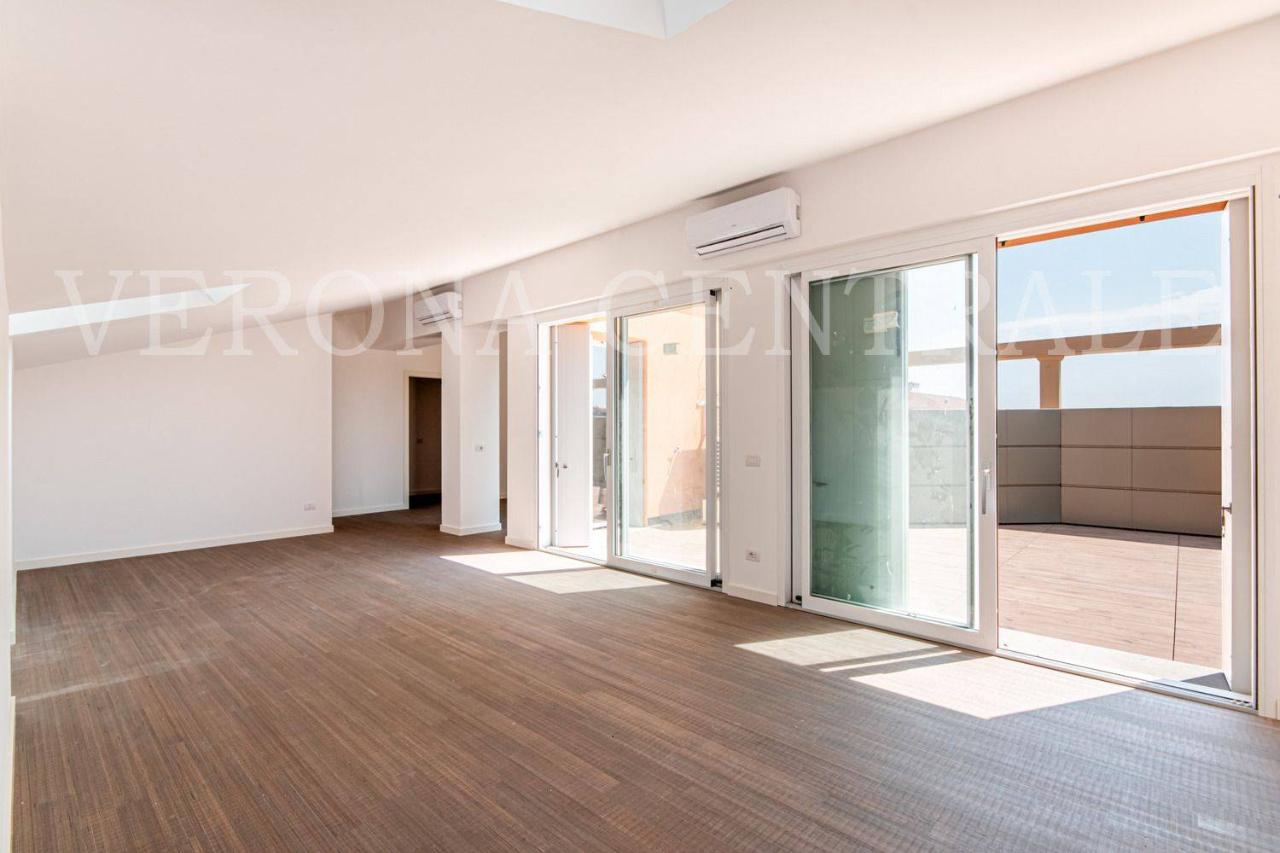 appartamento in vendita a Verona in zona Centro Storico