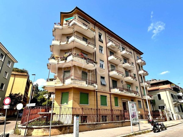 appartamento in vendita a Verona in zona Valdonega