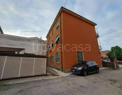 appartamento in vendita a Verona in zona Borgo Roma