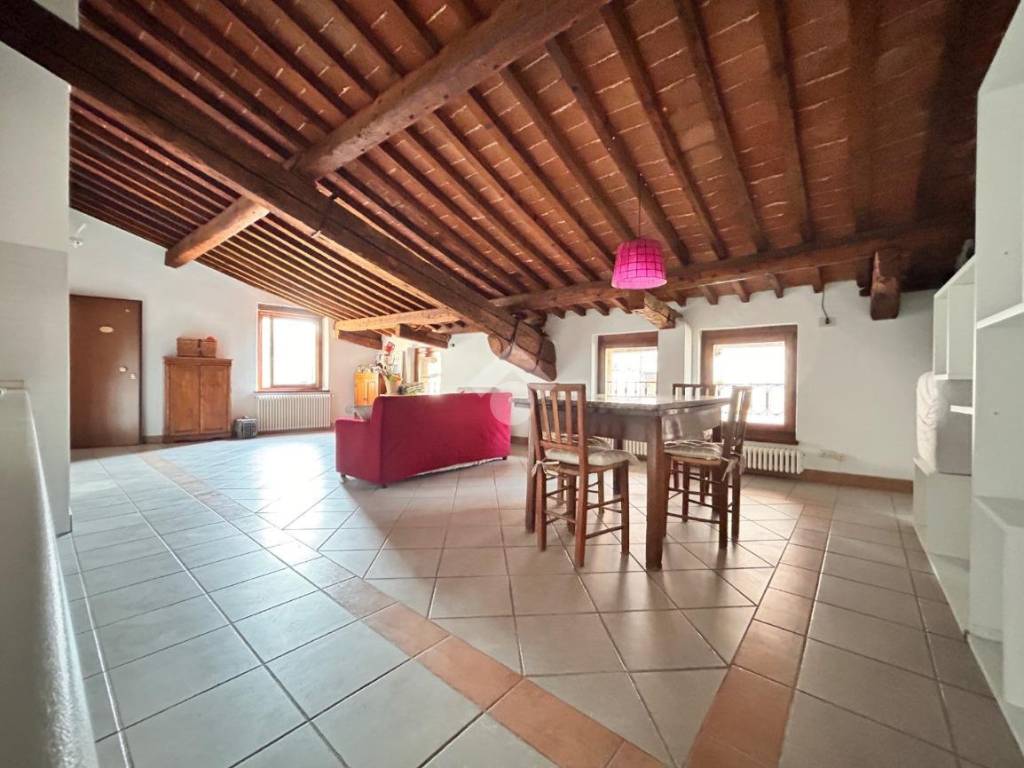 appartamento in vendita a Verona in zona Veronetta