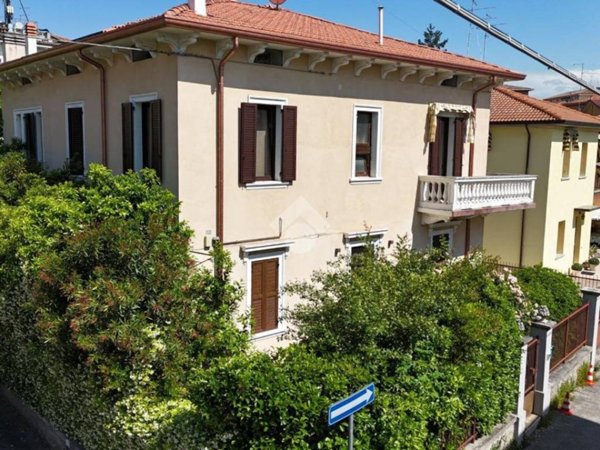 casa indipendente in vendita a Verona in zona Borgo Venezia / Borgo Trieste