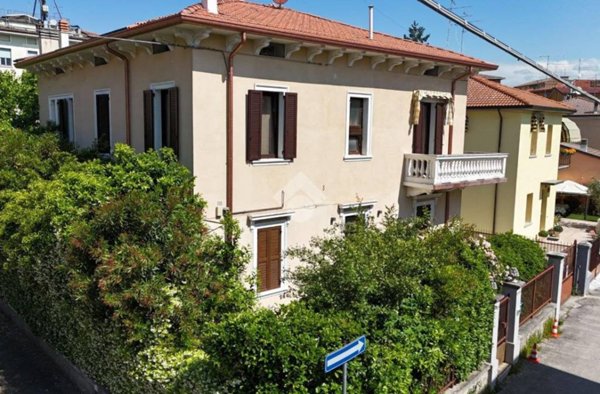 casa indipendente in vendita a Verona in zona Borgo Venezia / Borgo Trieste
